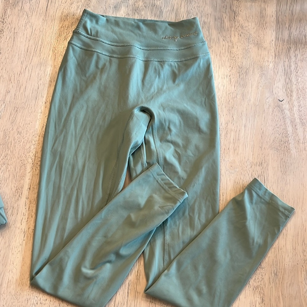 Whitney Simmons gymshark leggings